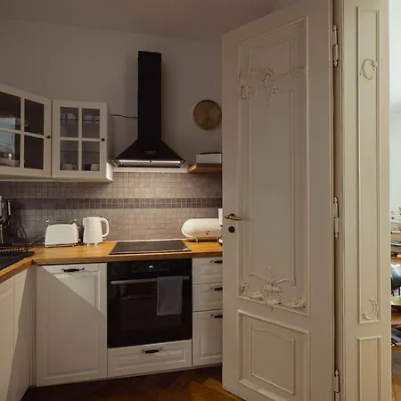 Appartamento Exklusive Arthur In Zentraler Bestlage Von Zeitz! Vollausgestattet, Fahrstuhl, Magenta-tv, Highspeed Wlan Zeitz