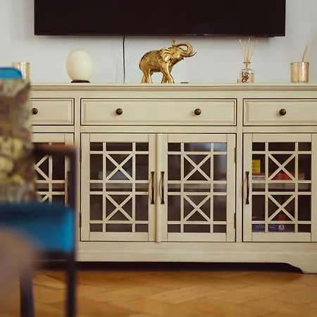 Exklusive Arthur In Zentraler Bestlage Von Zeitz! Vollausgestattet, Fahrstuhl, Magenta-tv, Highspeed Wlan Appartamento Zeitz