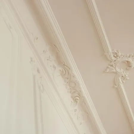 Appartamento Exklusive Arthur In Zentraler Bestlage Von Zeitz! Vollausgestattet, Fahrstuhl, Magenta-tv, Highspeed Wlan *