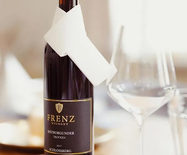 Exklusive Arthur In Zentraler Bestlage Von Zeitz! Vollausgestattet, Fahrstuhl, Magenta-tv, Highspeed Wlan *