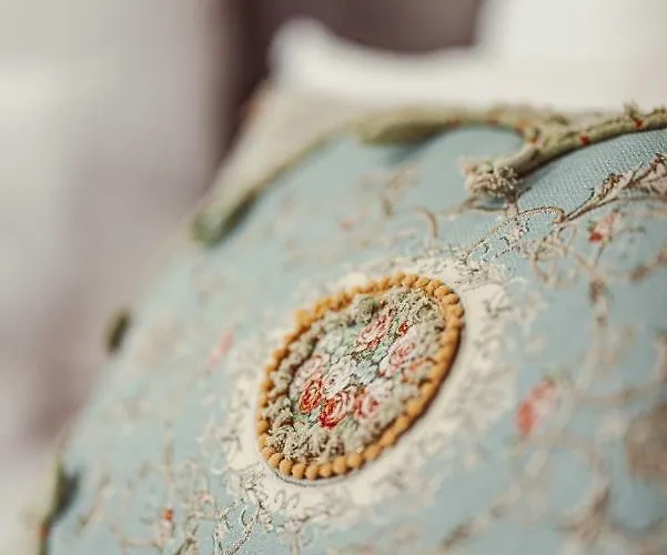 Appartement Exklusive Arthur In Zentraler Bestlage Von Zeitz! Vollausgestattet, Fahrstuhl, Magenta-tv, Highspeed Wlan *