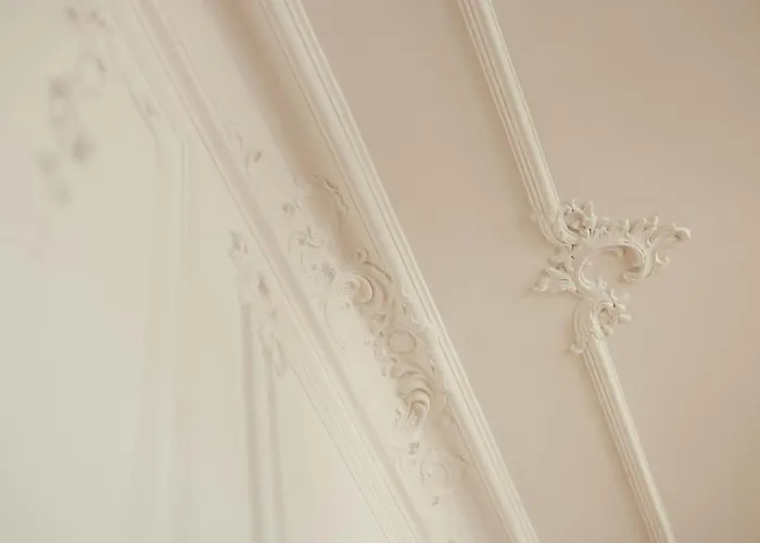 Appartement Exklusive Arthur In Zentraler Bestlage Von Zeitz! Vollausgestattet, Fahrstuhl, Magenta-tv, Highspeed Wlan *